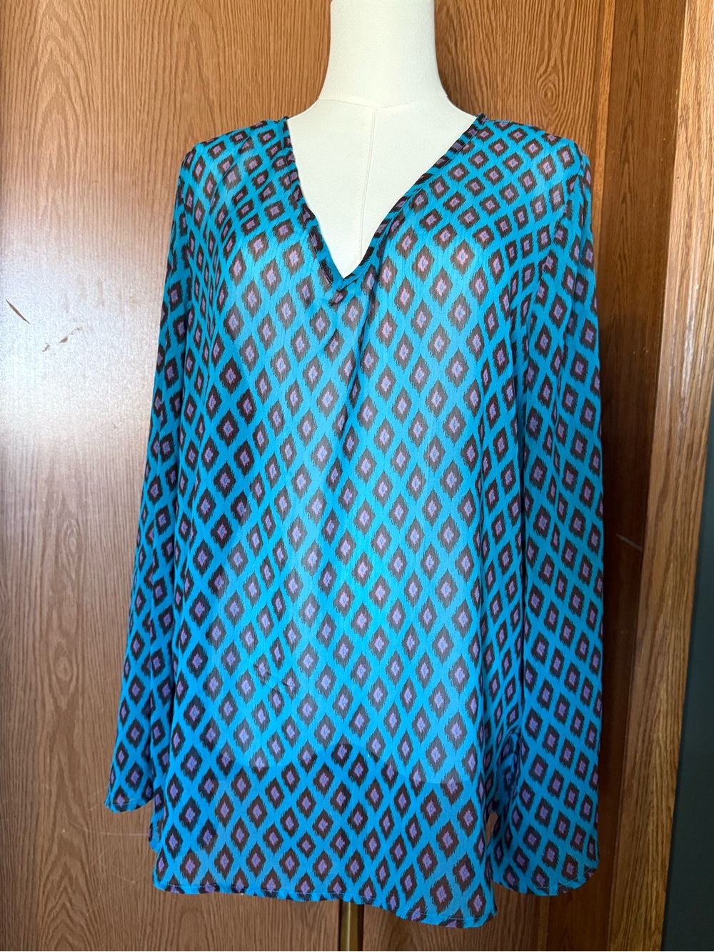 Teal Blue Diamond Print V-Neck Long Sleeve Blouse